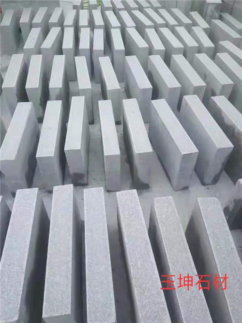 芝麻灰石材产地介绍拼接注意事项 