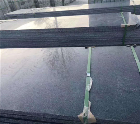 芝麻黑板材在高端装修中的特点 芝麻黑板材在高端装修中的特点