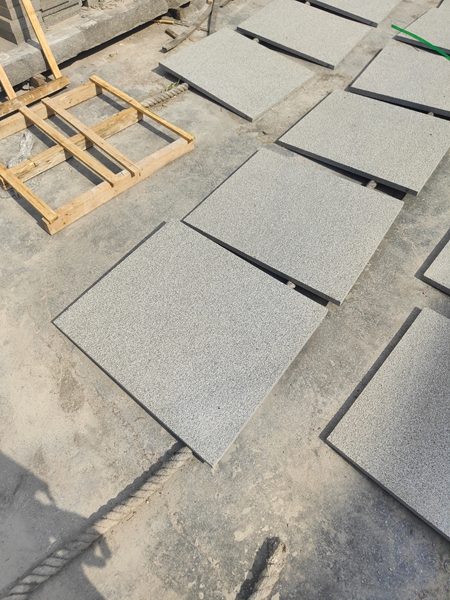 芝麻灰石材外墙干挂